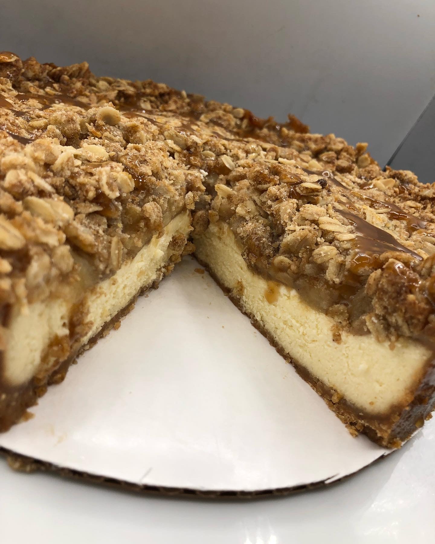 Apple Crumble Cheesecake